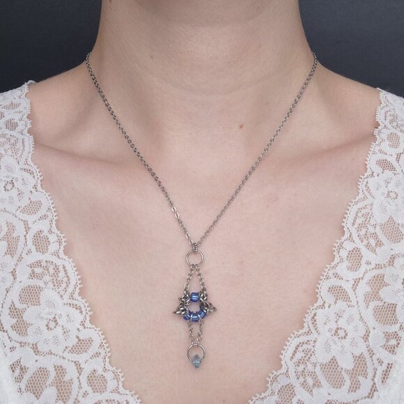 Fairy blue crystal medieval chainmaille necklace ✦ Whimsical elf style ✦ - Picture 2 of 6